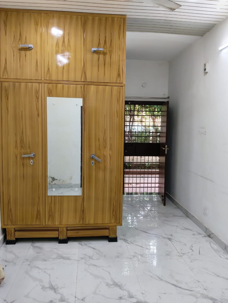 Room, sector 23 dwarka 1 Bedroom 458 Sq.Ft. Apartment In Sector 23 Dwarka Delhi 9273005