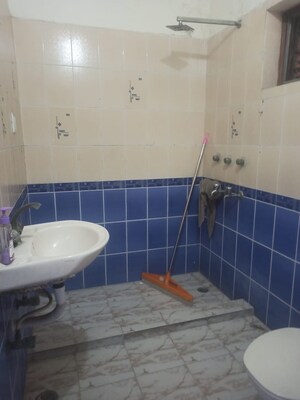 2 BHK Independent House For Rent in Sector 21b