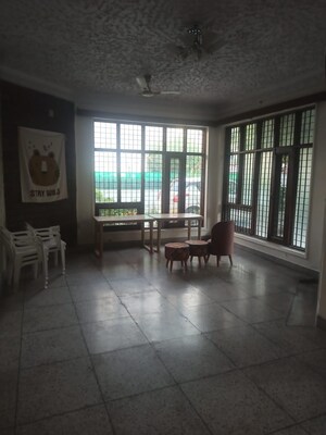 Room in 2 BHK Independent House at Sector 21b – for Rent