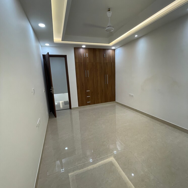 Room, kalkaji 4 Bedroom 2200 Sq.Ft. Apartment In Kalkaji Delhi 9273038