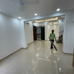 Room in 4 BHK Apartment at Kalkaji – for Sale