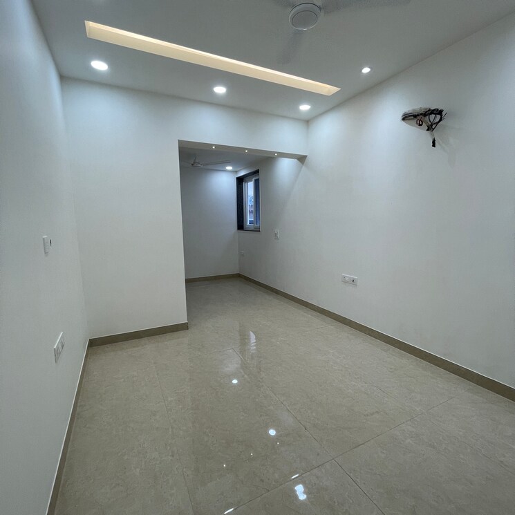 Room, kalkaji 4 Bedroom 2200 Sq.Ft. Apartment In Kalkaji Delhi 9273038