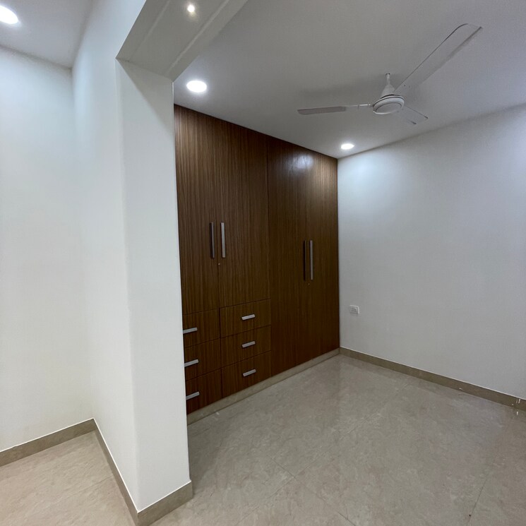 Room, kalkaji 4 Bedroom 2200 Sq.Ft. Apartment In Kalkaji Delhi 9273038