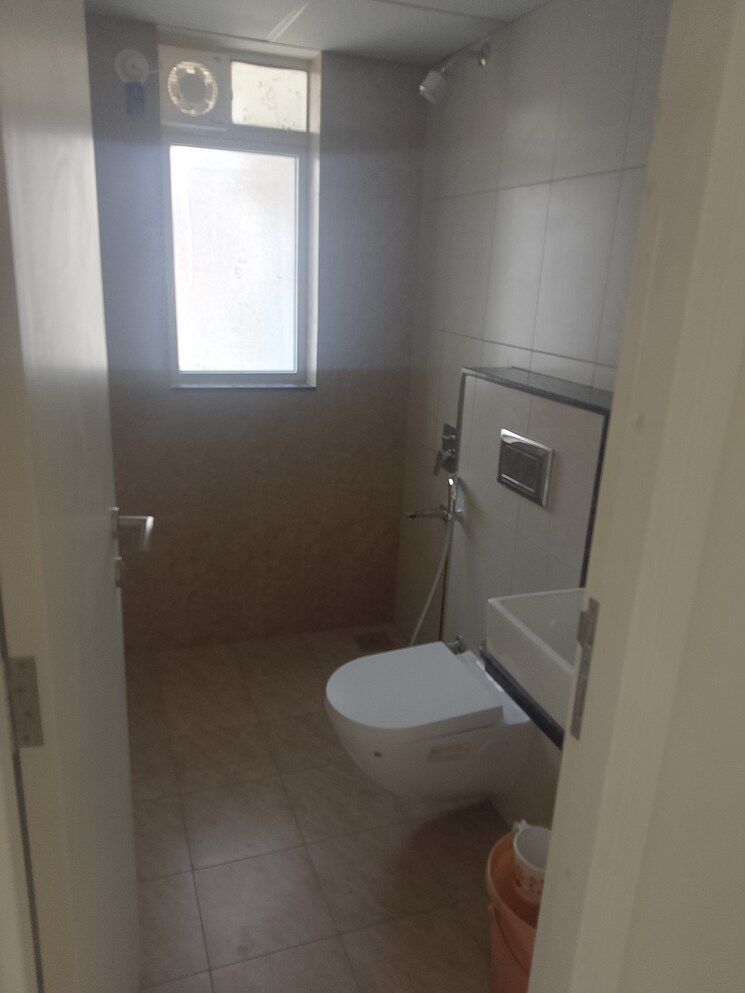 Bathroom, godrej-green-vistas 3 Bedroom 870 Sq.Ft. Apartment In Mahalunge Pune 9273023