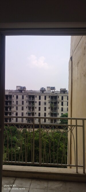 2 BHK Apartment For Rent in Mahagun Mywoods, Sector 16c Greater Noida