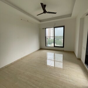 Room in 2 BHK Apartment at Malad East – for Rent