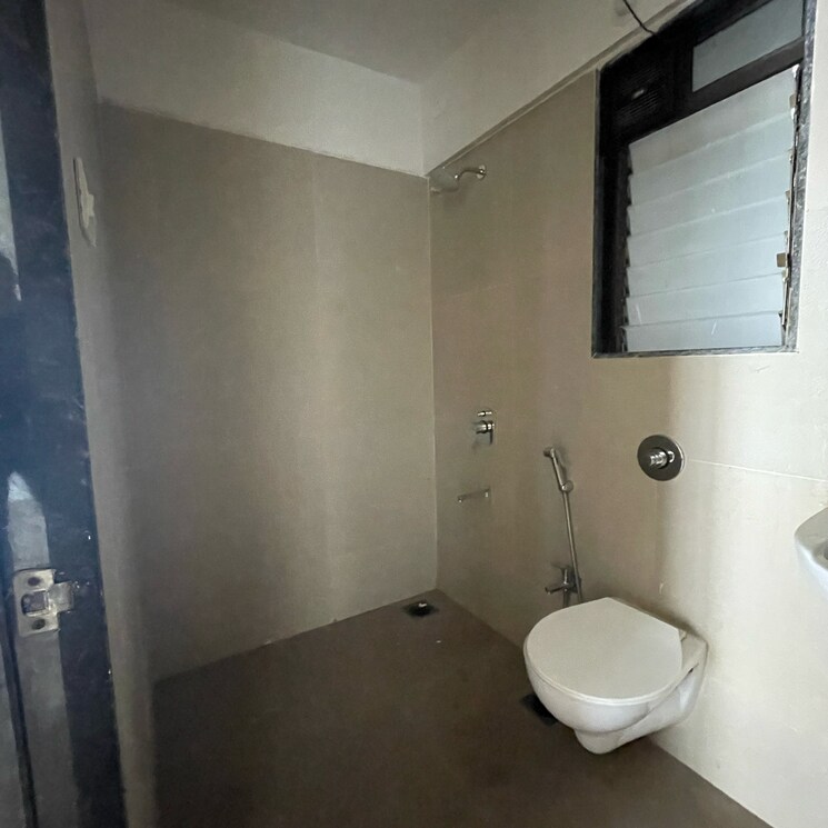 Bathroom, malad east 2 Bedroom 685 Sq.Ft. Apartment In Malad East Mumbai 9273049