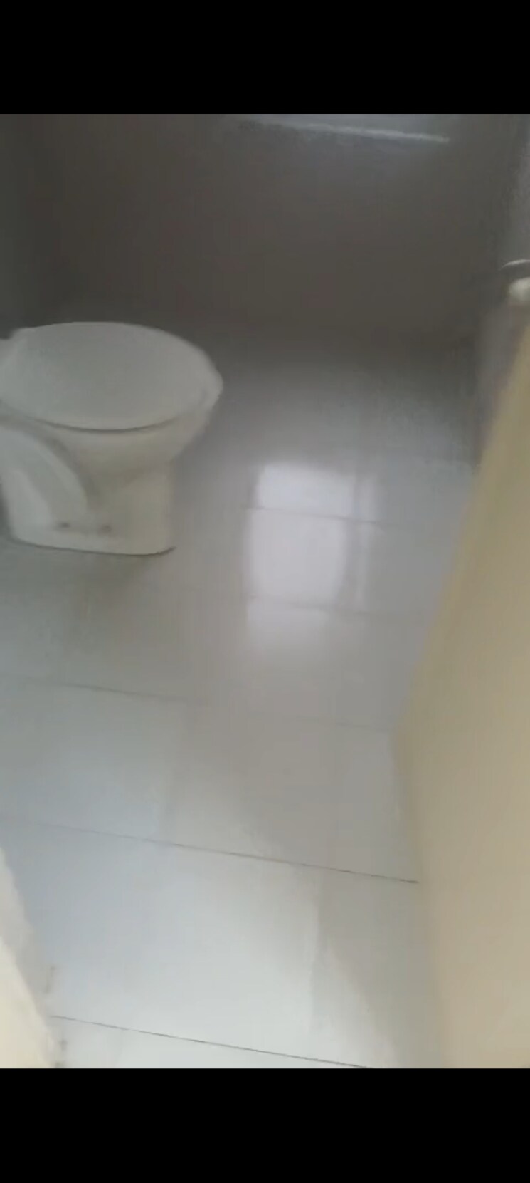 Bathroom, radicon-vedantam 2 Bedroom 895 Sq.Ft. Apartment In Sector 16c Greater Noida Greater Noida 9273058