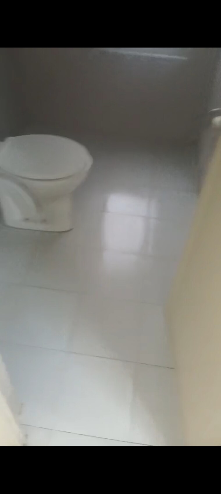 Bathroom, radicon-vedantam 2 Bedroom 895 Sq.Ft. Apartment In Sector 16c Greater Noida Greater Noida 9273058