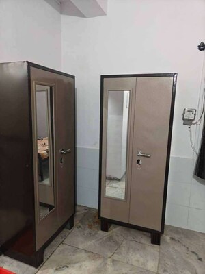 Cupboard in  Pg at Goregaon East – for Rent