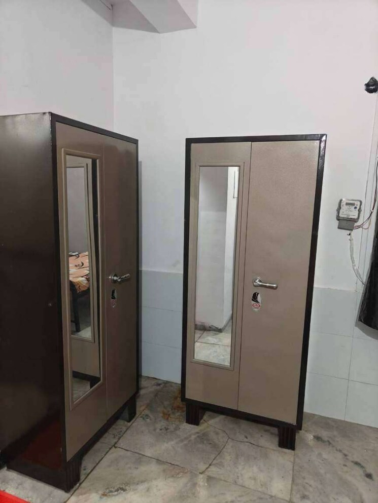 Cupboard, goregaon east Pg For Boys & Girls In Goregaon East 9273069