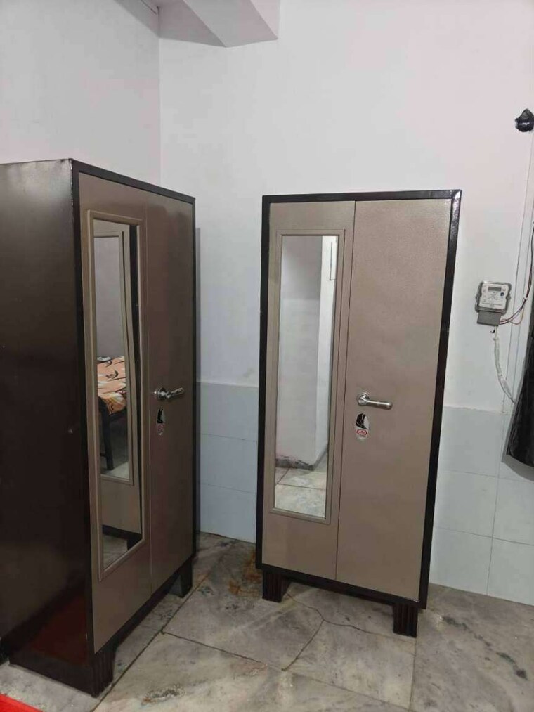 Cupboard, goregaon east Pg For Boys & Girls In Goregaon East 9273069