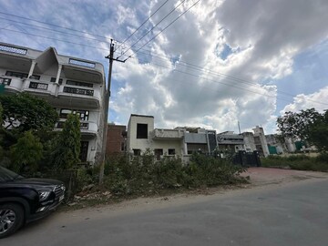  Plot For Sale in Vijeta CHS, Sector 2
