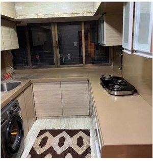 Master Bedroom in 3 BHK Apartment at Lokhandwala Complex, Andheri West – for Rent