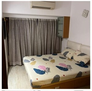 Master Bedroom in 3 BHK Apartment at Lokhandwala Complex, Andheri West – for Rent