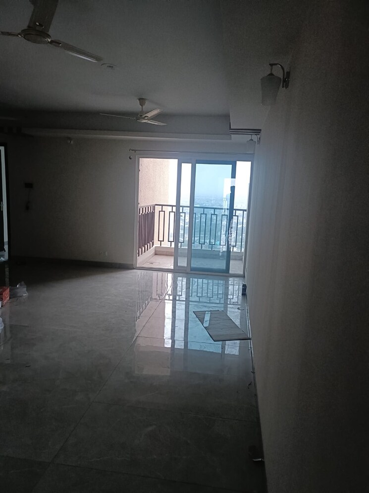 Room, gaur-city-2-16th-avenue 3 Bedroom 1385 Sq.Ft. Apartment In Sector 16c Greater Noida Greater Noida 9273097
