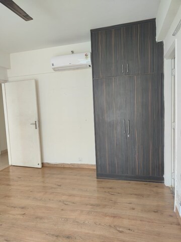 Building Lobby in 3.5 BHK Builder Floor at SS Linden, Sector 84 – for Rent