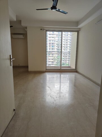 Room in 3.5 BHK Builder Floor at SS Linden, Sector 84 – for Rent