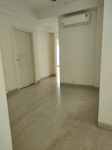 Room in 3.5 BHK Builder Floor at SS Linden, Sector 84 – for Rent