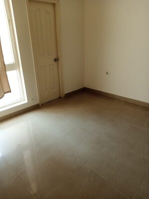 Room in 2.5 BHK Builder Floor at Smart World Gems, Sector 89 – for Sale