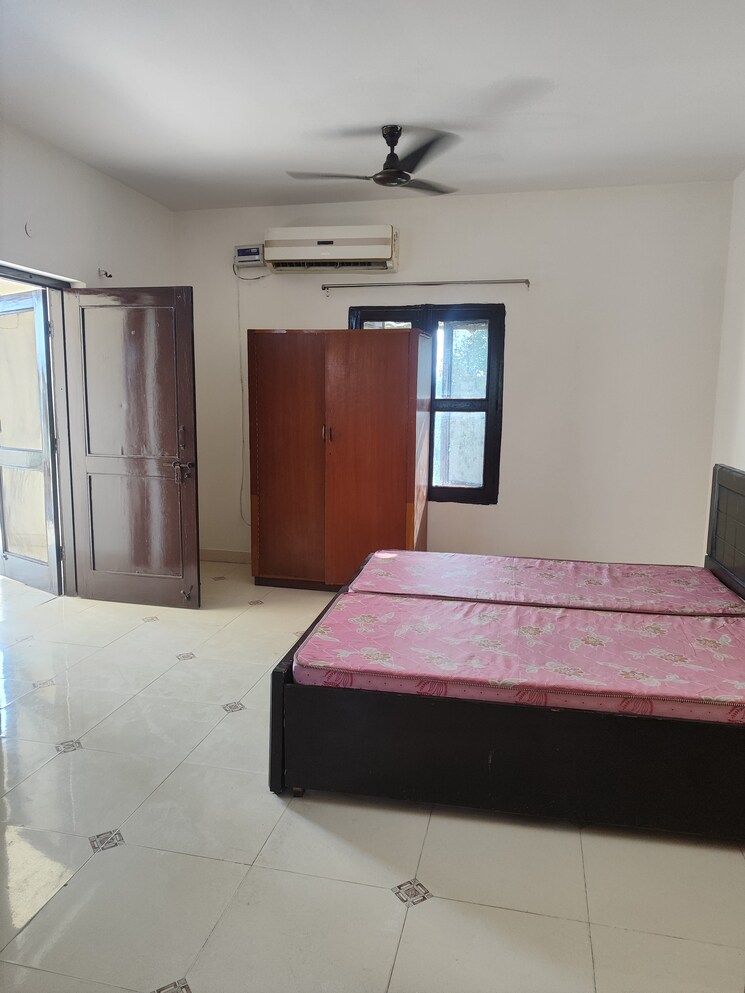 Bedroom, rwa-apartments-sector-30 1 RK 460 Sq.Ft. Villa In Sector 30 Noida 9273153