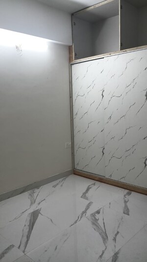 Room in 2.5 BHK Builder Floor at Smart World Gems, Sector 89 – for Rent