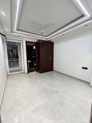 Room in 3 BHK Apartment at Freedom Fighters Enclave – for Rent