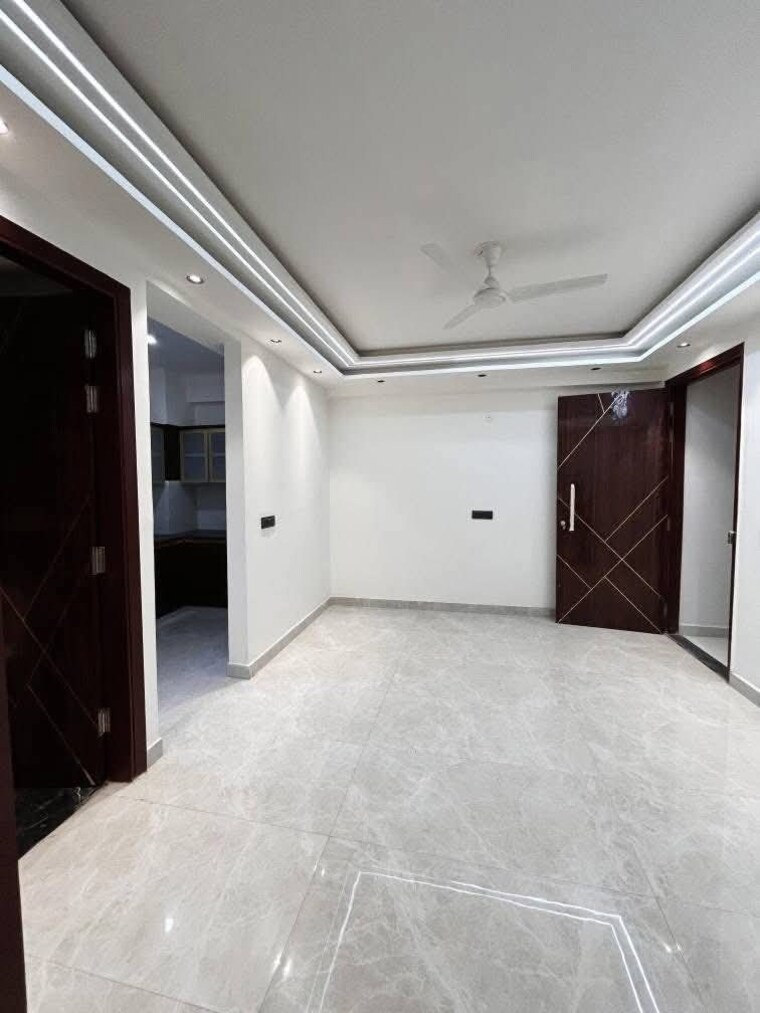 Room, freedom fighters enclave 3 Bedroom 1500 Sq.Ft. Apartment In Freedom Fighters Enclave Delhi 9273199