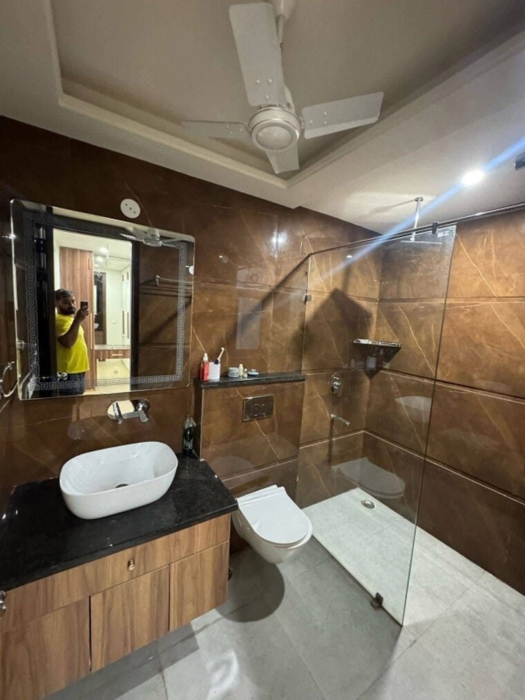 Attached Bathroom, freedom fighters enclave 3 Bedroom 1500 Sq.Ft. Apartment In Freedom Fighters Enclave Delhi 9273199