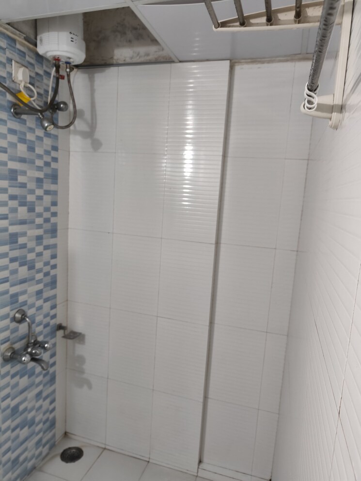 Bathroom, goel-ganga-cypress 3 Bedroom 1200 Sq.Ft. Apartment In Tathawade Pune 9273196