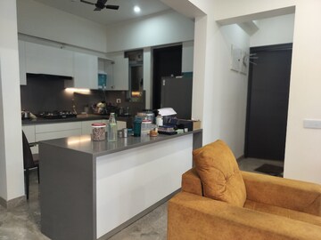 1 BHK Apartment For Rent in Amanora Gateway Towers, Hadapsar