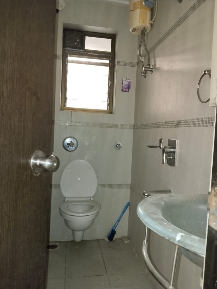 Bathroom, kesar-harmony 3 Bedroom 1800 Sq.Ft. Apartment In Kharghar Navi Mumbai 9273228