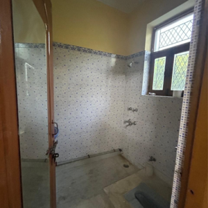 Bathroom in 2.5 BHK Villa at Sector 21 – for Rent
