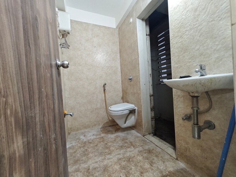 Bathroom, vishesh-balaji-symphony 2 Bedroom 700 Sq.Ft. Apartment In New Panvel Navi Mumbai 9273258
