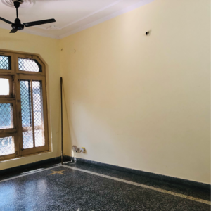 Room in 2.5 BHK Villa at Sector 21 – for Rent