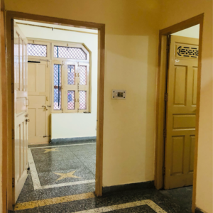 Room in 2.5 BHK Villa at Sector 21 – for Rent