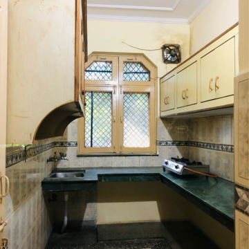 Kitchen in 2.5 BHK Villa at Sector 21 – for Rent