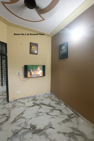 Room in 4 BHK Independent House at Sector 87 – for Sale