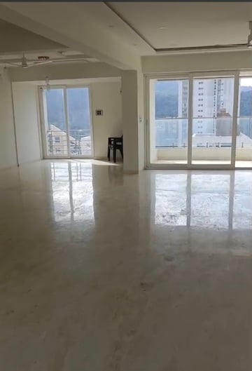 Room in 4 BHK Apartment at Raunak Viraj Tower , Pokhran Road No Two – for Rent