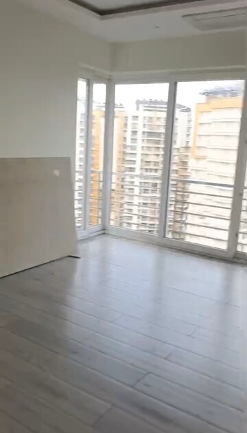 Room in 4 BHK Apartment at Raunak Viraj Tower , Pokhran Road No Two – for Rent