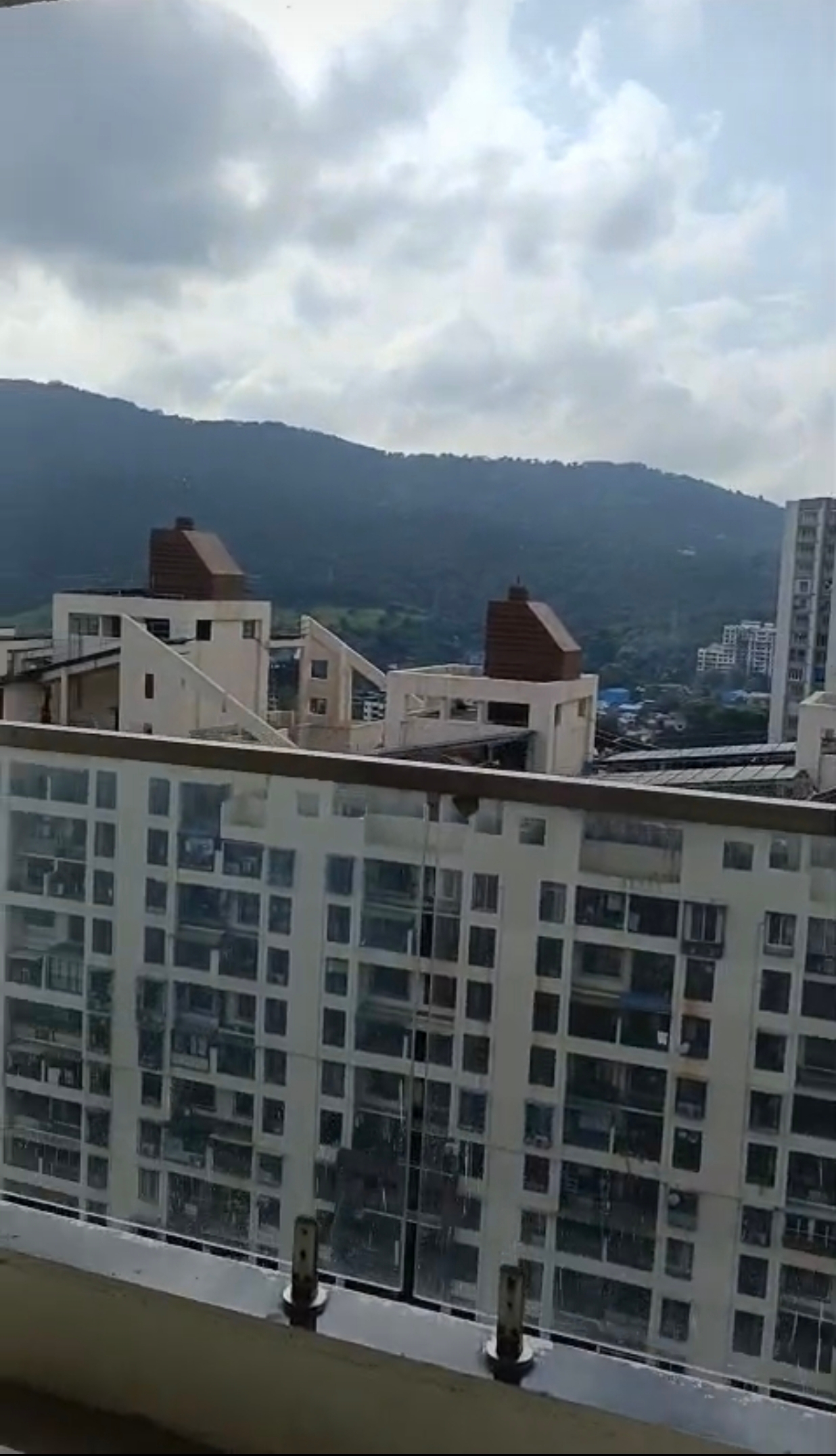 4 BHK + Servant Room 3600 Sq.Ft. Apartment in Raunak Viraj Tower 