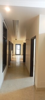 4 BHK + Pooja Room,Servant Room,Study Room,Extra Room 500 Sq.Yd. Builder Floor in South Extension II