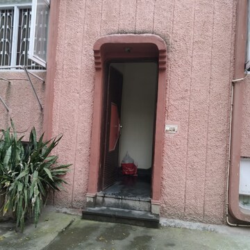 Living Room in 1.5 BHK Builder Floor at Lajpat Nagar ii – for Rent