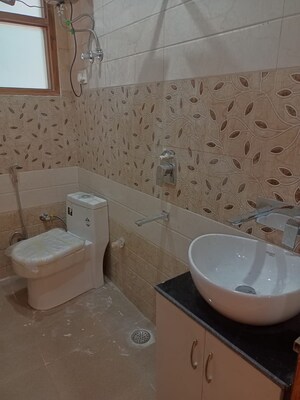 Bathroom in 2 BHK Apartment at Prangan Apartments, Sector 62 – for Rent