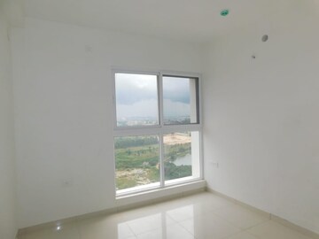 Room in 2 BHK Apartment at Godrej Park Retreat, Sarjapur Road – for Rent