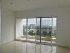 Room in 2 BHK Apartment at Godrej Park Retreat, Sarjapur Road – for Rent