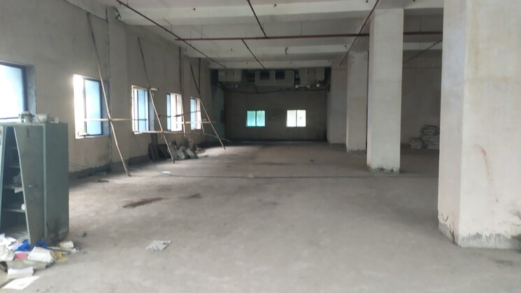  Parking, knowledge-park Commercial Warehouse 9500 Sq.Ft. In T.T.C. Industrial Area Navi Mumbai 9273446
