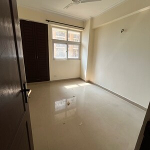2 BHK Apartment For Rent in Amrapali Zodiac, Sector 120