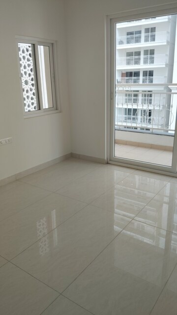 Room in 3 BHK Apartment at Prestige Beverly Hills, Kokapet – for Sale