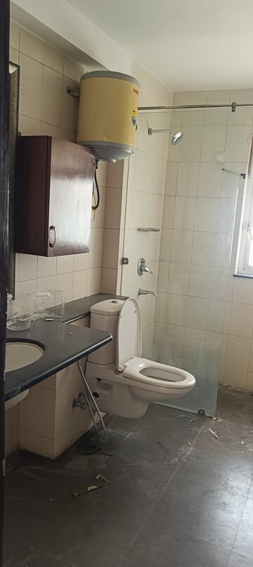Bathroom in 3.5 BHK Apartment at Unitech Harmony, Sector 50 – for Rent